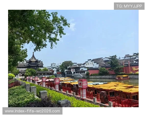 南京夫子庙深度游攻略 探寻古都文化精髓与经典美食体验